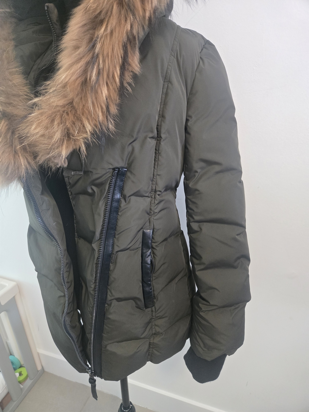 MACKAGE WOMEN ADALI ARMY FITTED DOWN COAT FUR HOOD SIZE S/P - Picture 4 of 16